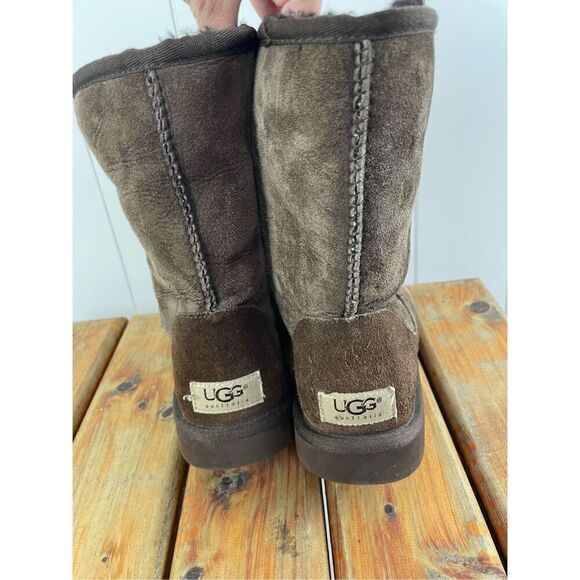UGG Classic Short 5825 Chestnut Brown Booties Size 7 - Picture 4 of 8